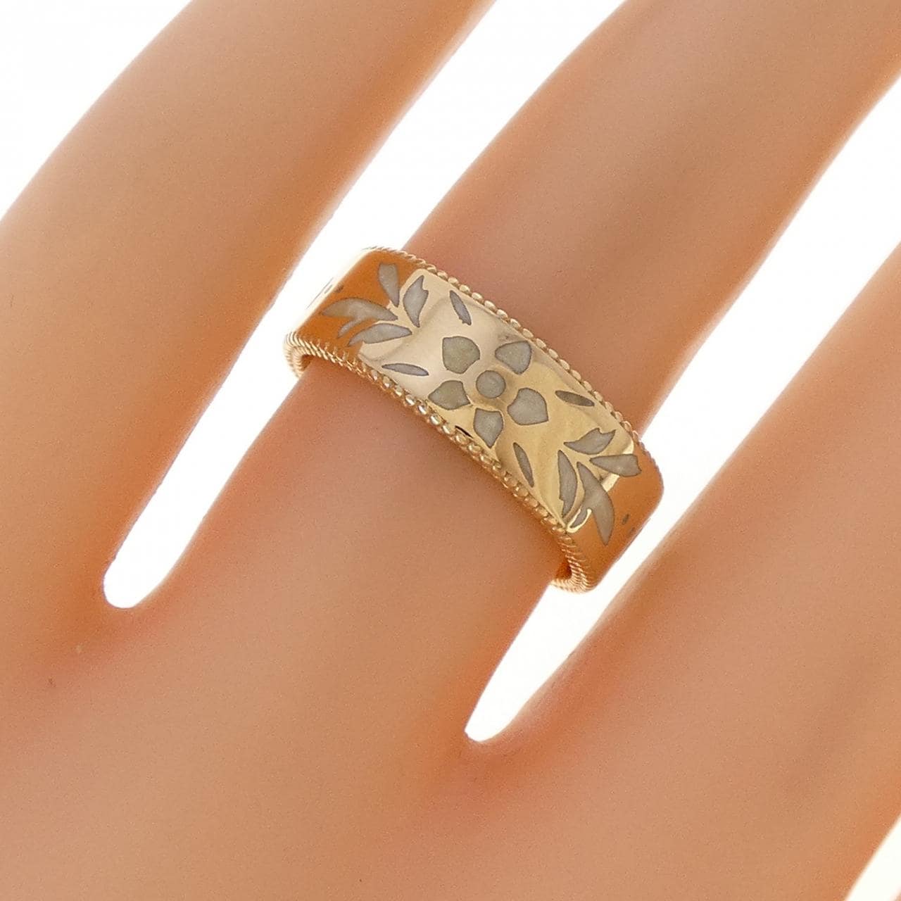 グッチ 樹脂 リング