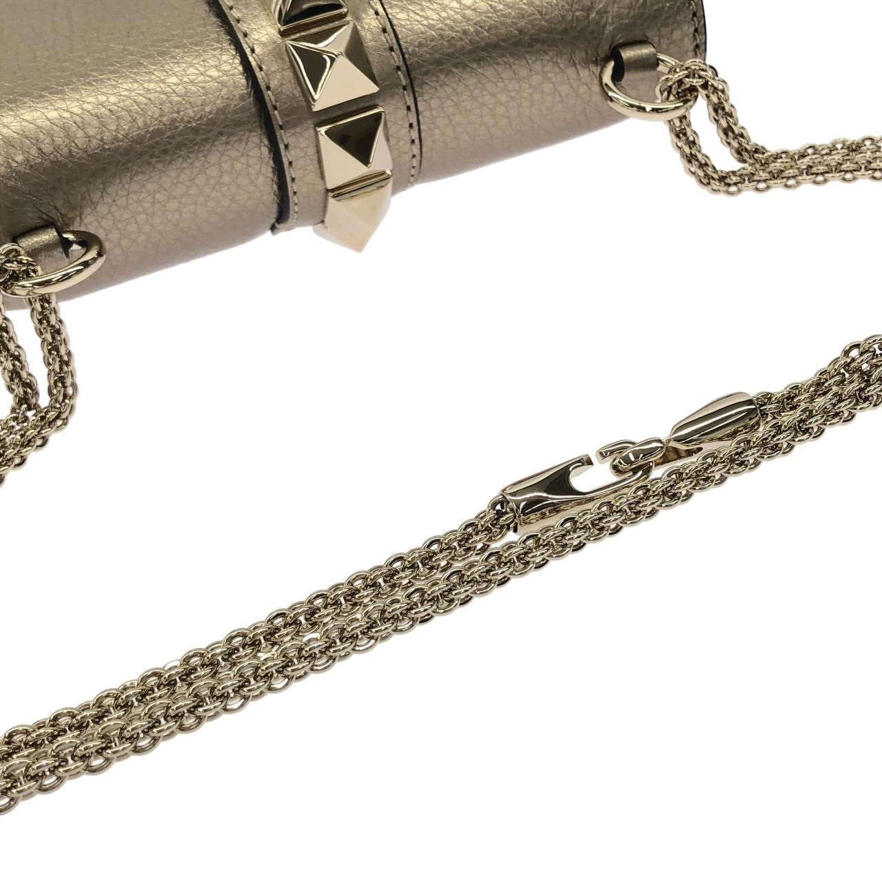 ヴァレンティノガラヴァーニ バッグ