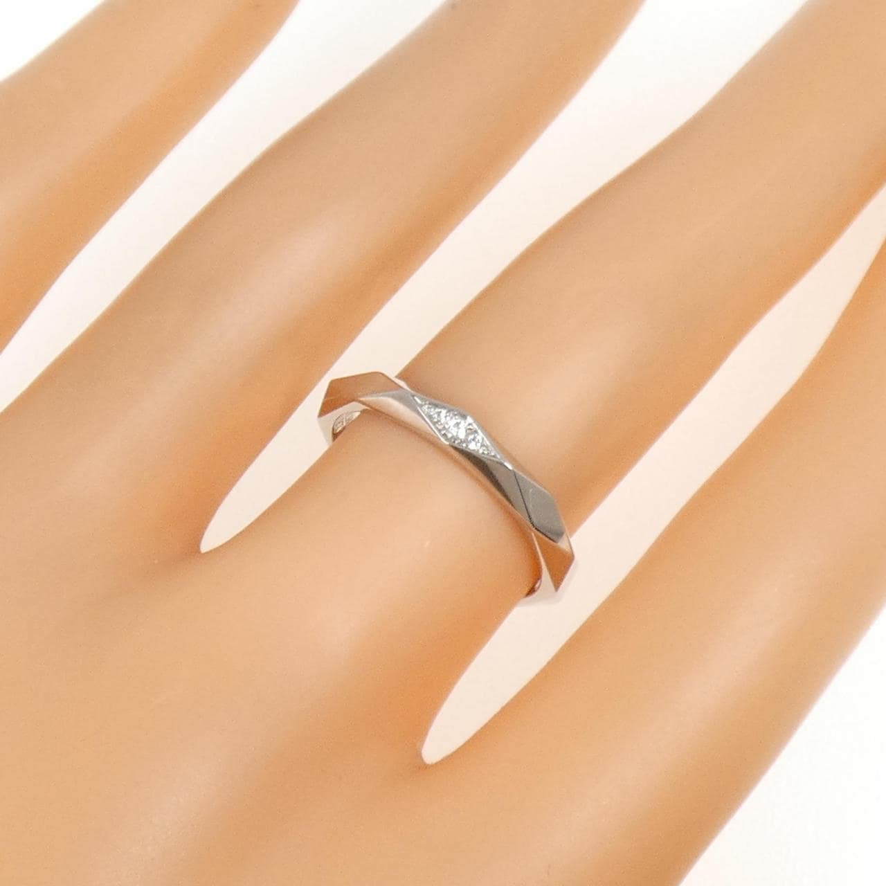 ブシュロン ファセット リング