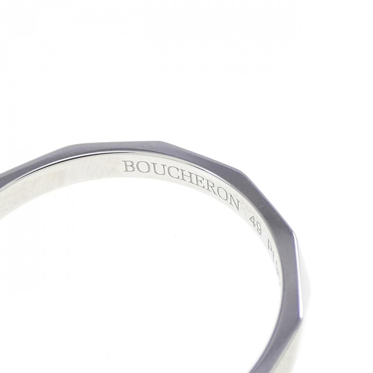 Boucheron刻面小號戒指