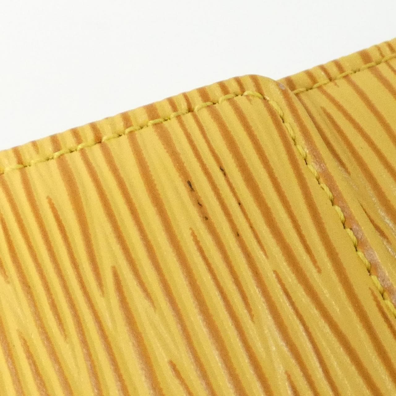 ルイヴィトン エピ ポルト モネ ビエ カルト クレディ M63489 財布