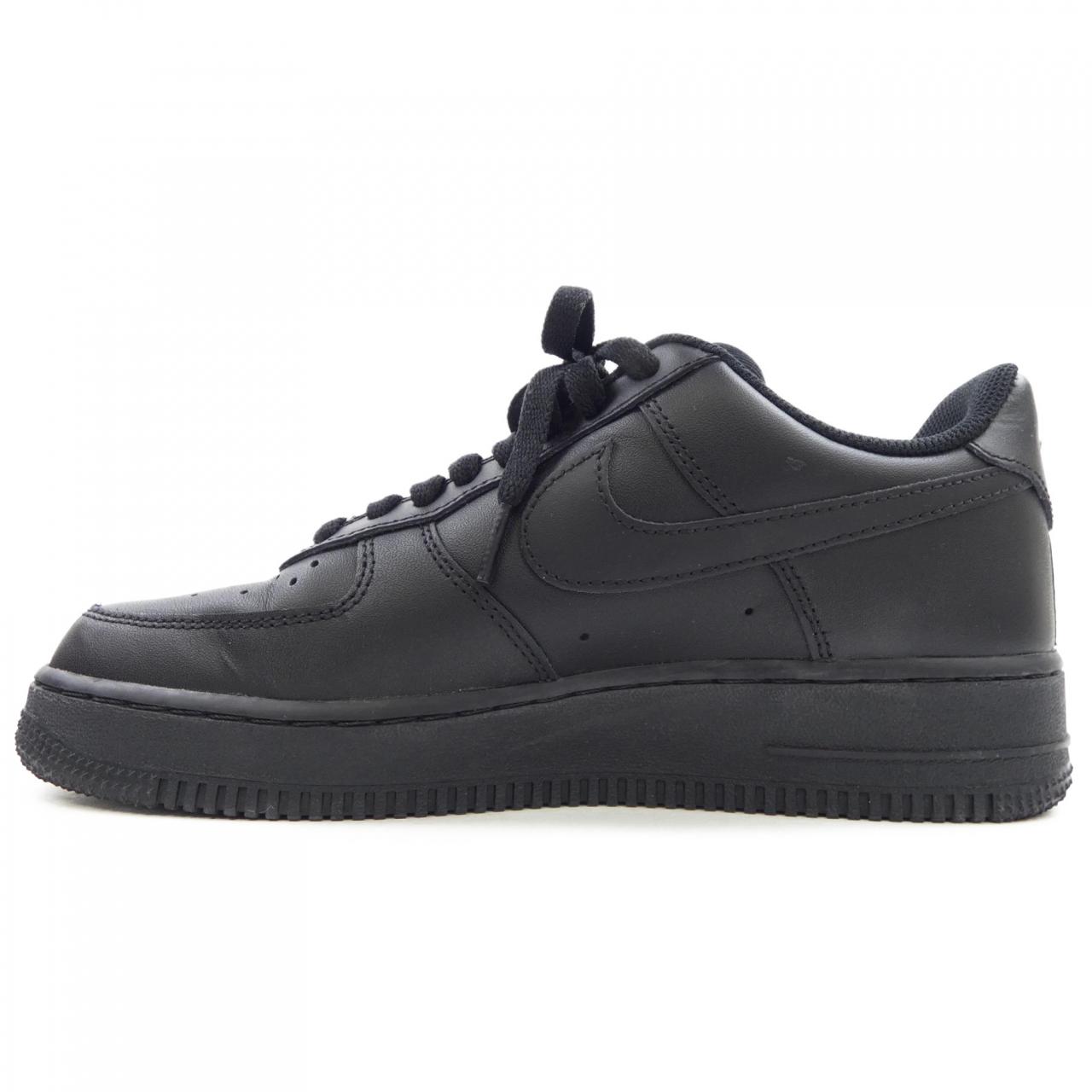 耐克NIKE运动鞋