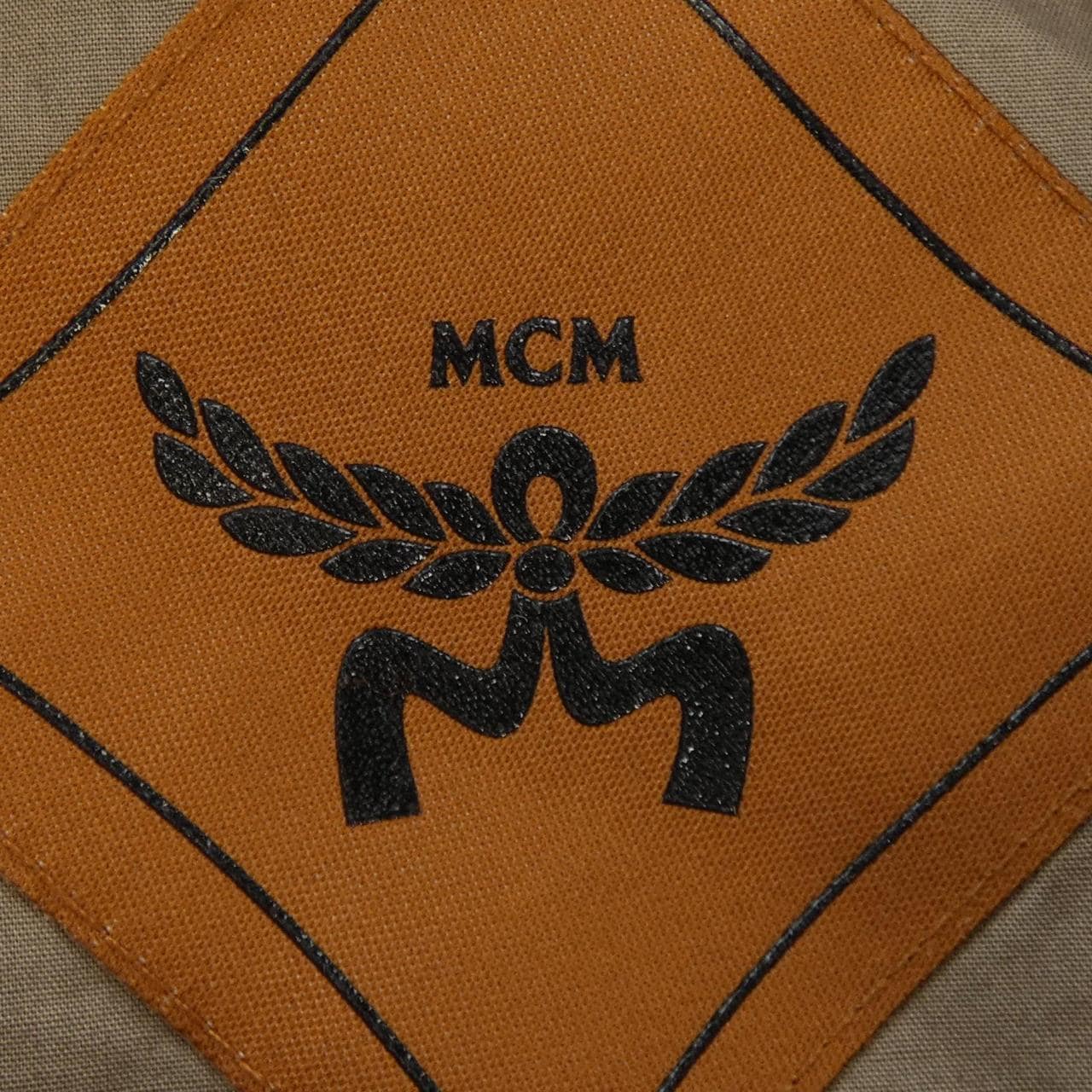 エムシーエム MCM シャツ
