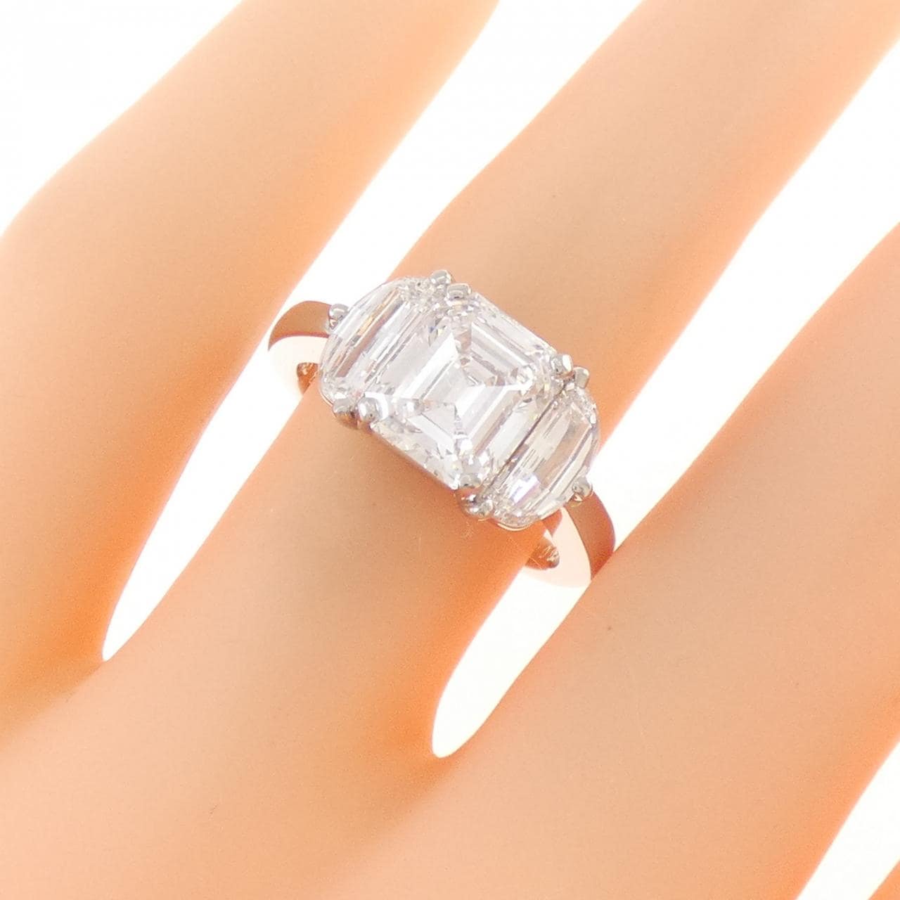 ミキモト ダイヤモンド リング 2.10CT F VS2 エメラルドカット