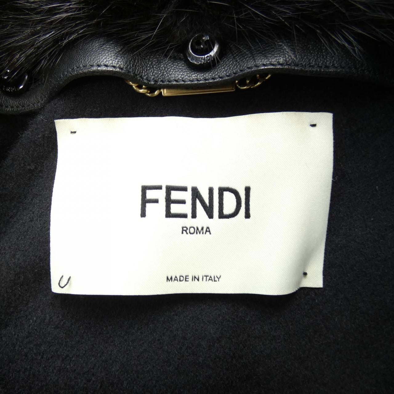 フェンディ FENDI ケープ