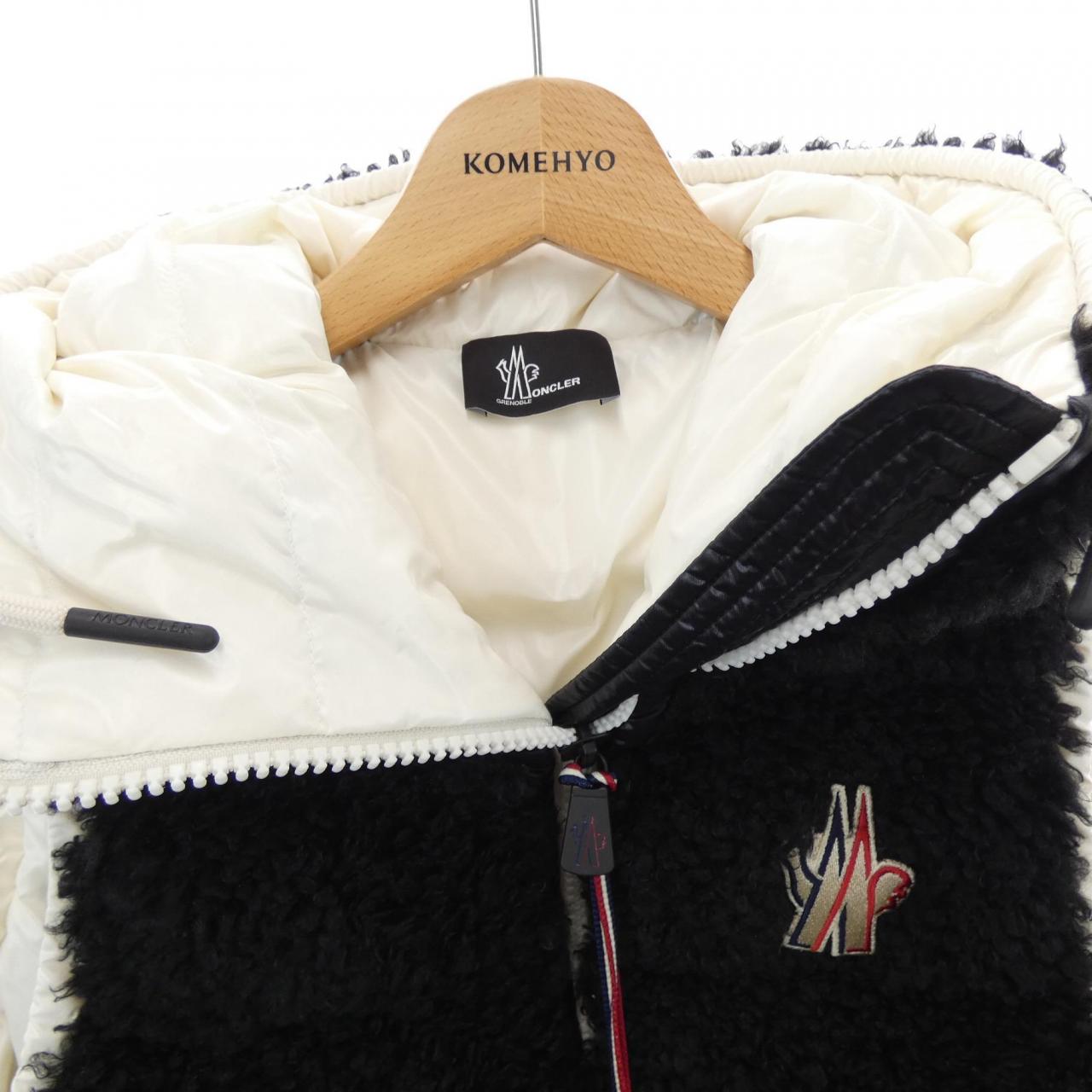 モンクレールグルノーブル MONCLER GRENOBLE 20988G00022 ダウンベスト