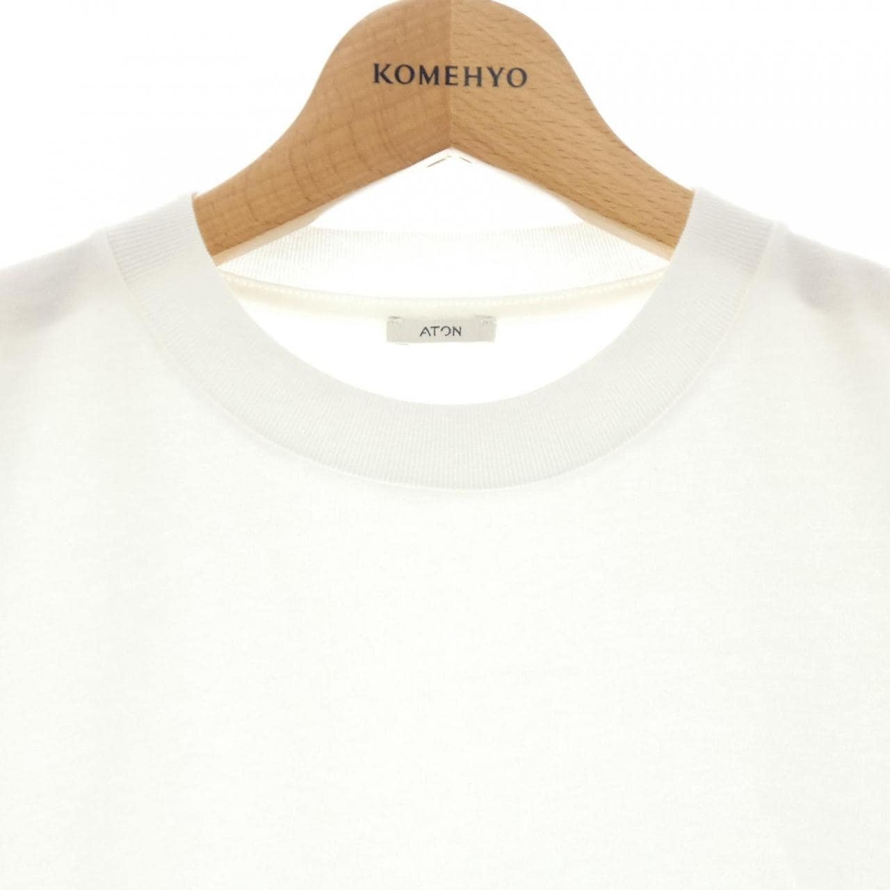 エイトン ATON Tシャツ