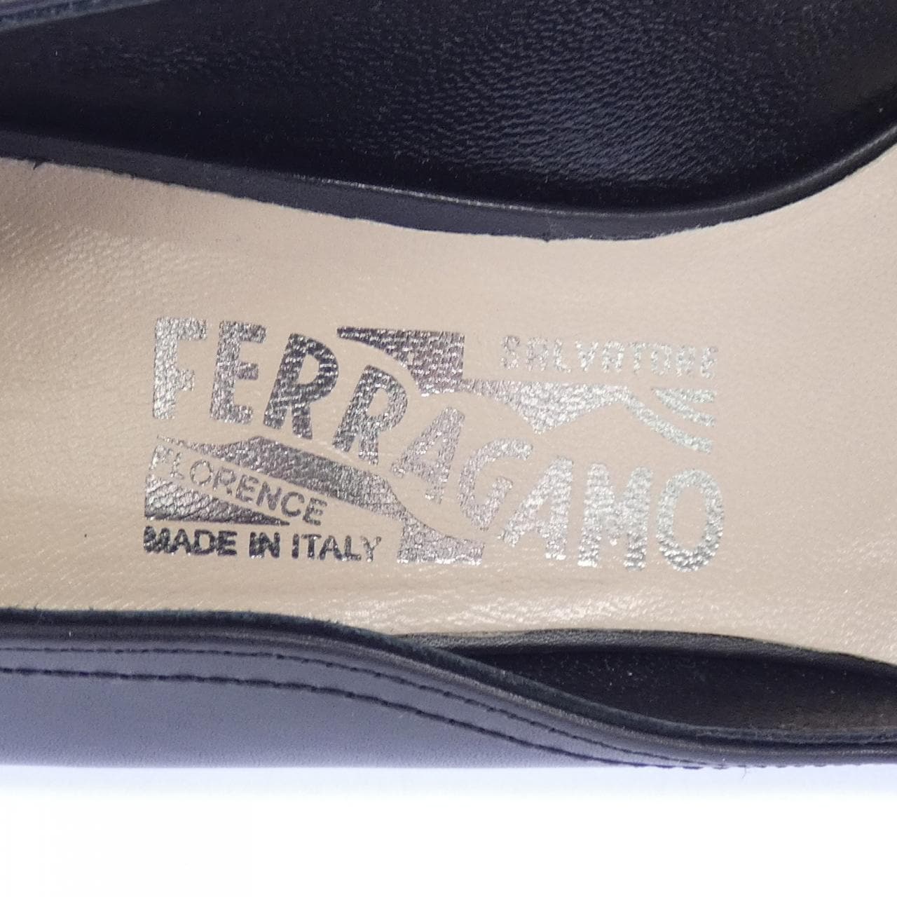 サルヴァトーレフェラガモ SALVATORE FERRAGAMO YB09750 パンプス