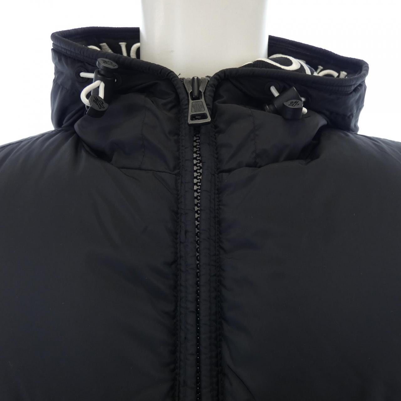 モンクレール MONCLER ダウンジャケット