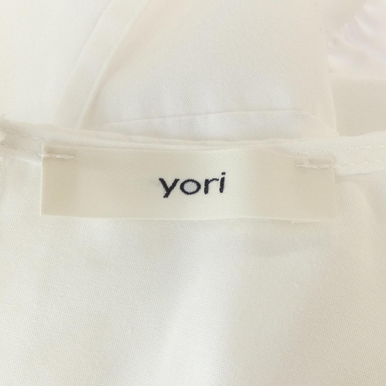 ヨリ yori トップス