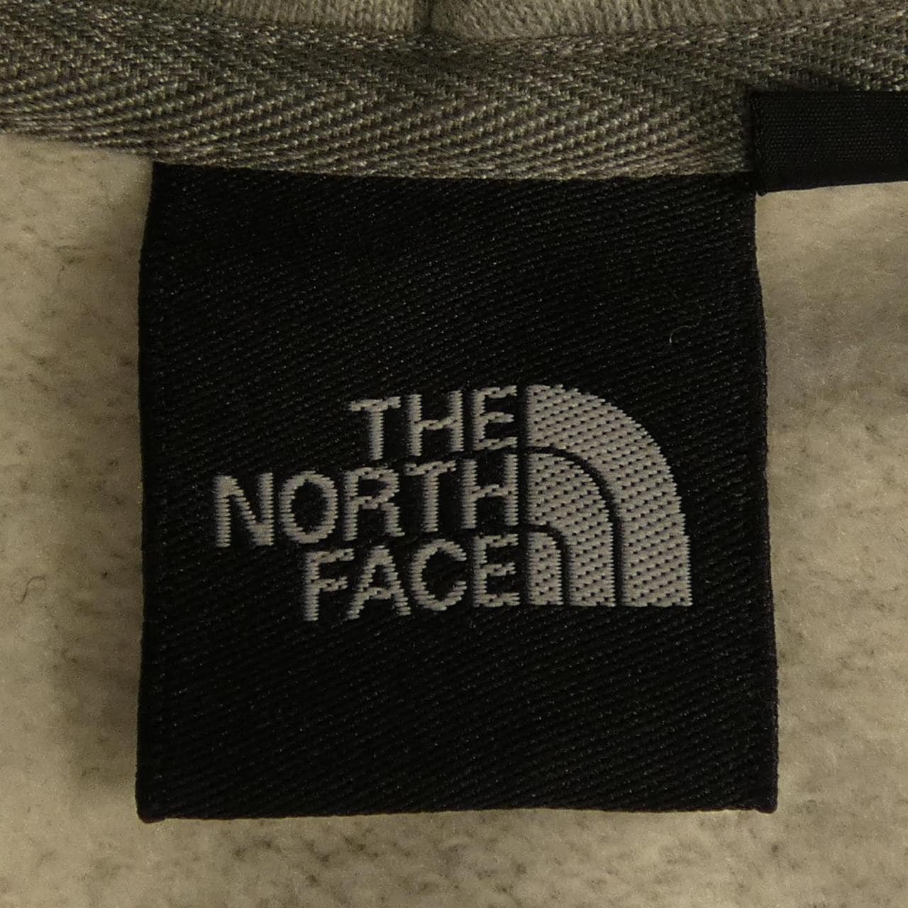 ザノースフェイス THE NORTH FACE NT61820A パーカー