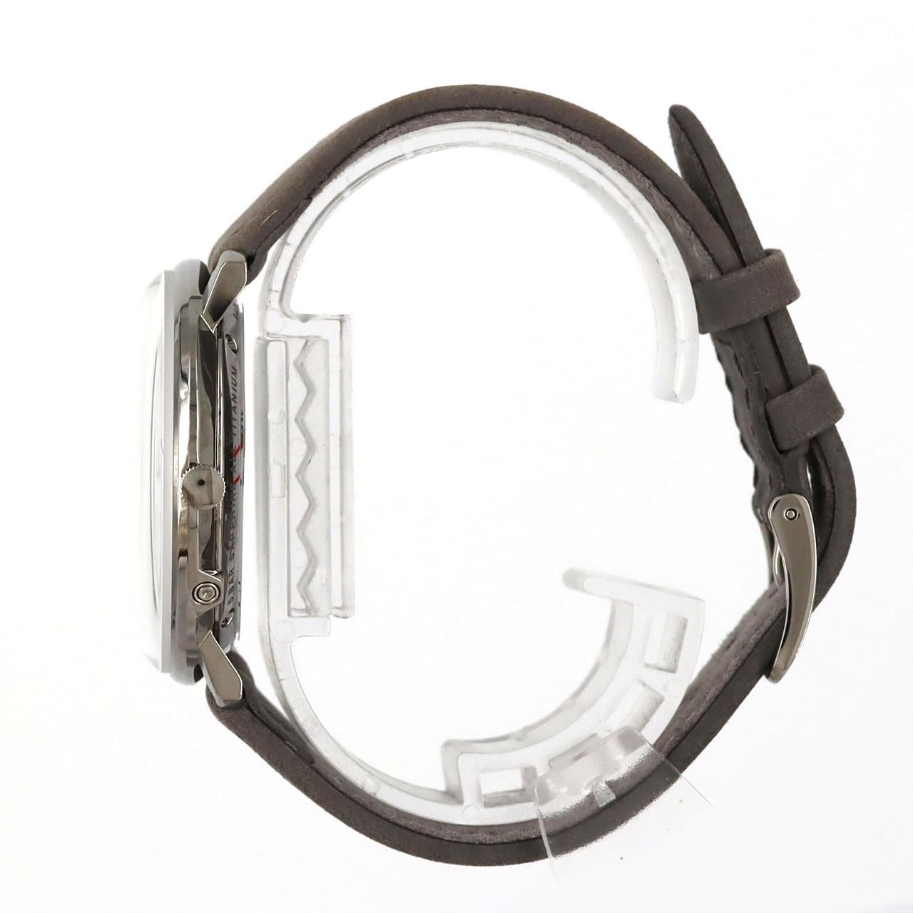 ユンハンス マックスビルメガソーラー 電波時計 TI 059/2021.02 TI ソーラークォーツ