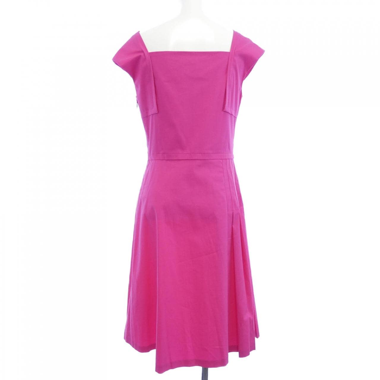 サルヴァトーレフェラガモ SALVATORE FERRAGAMO ワンピース