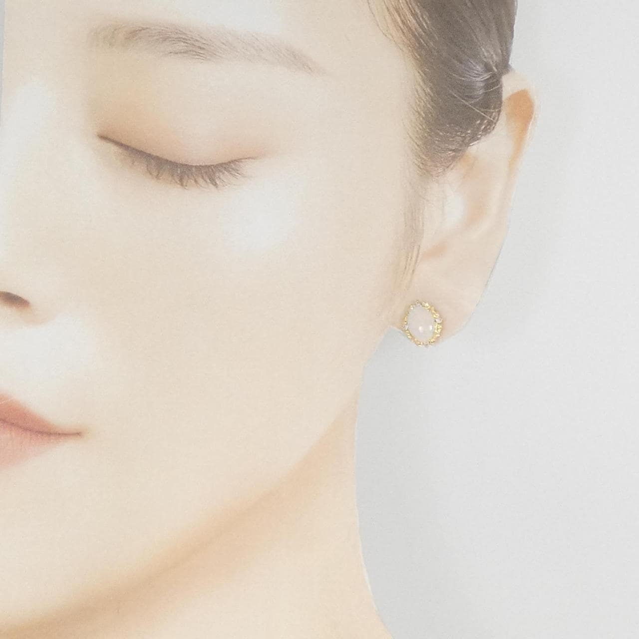 K18YG OPAL Earrings 1.25CT
