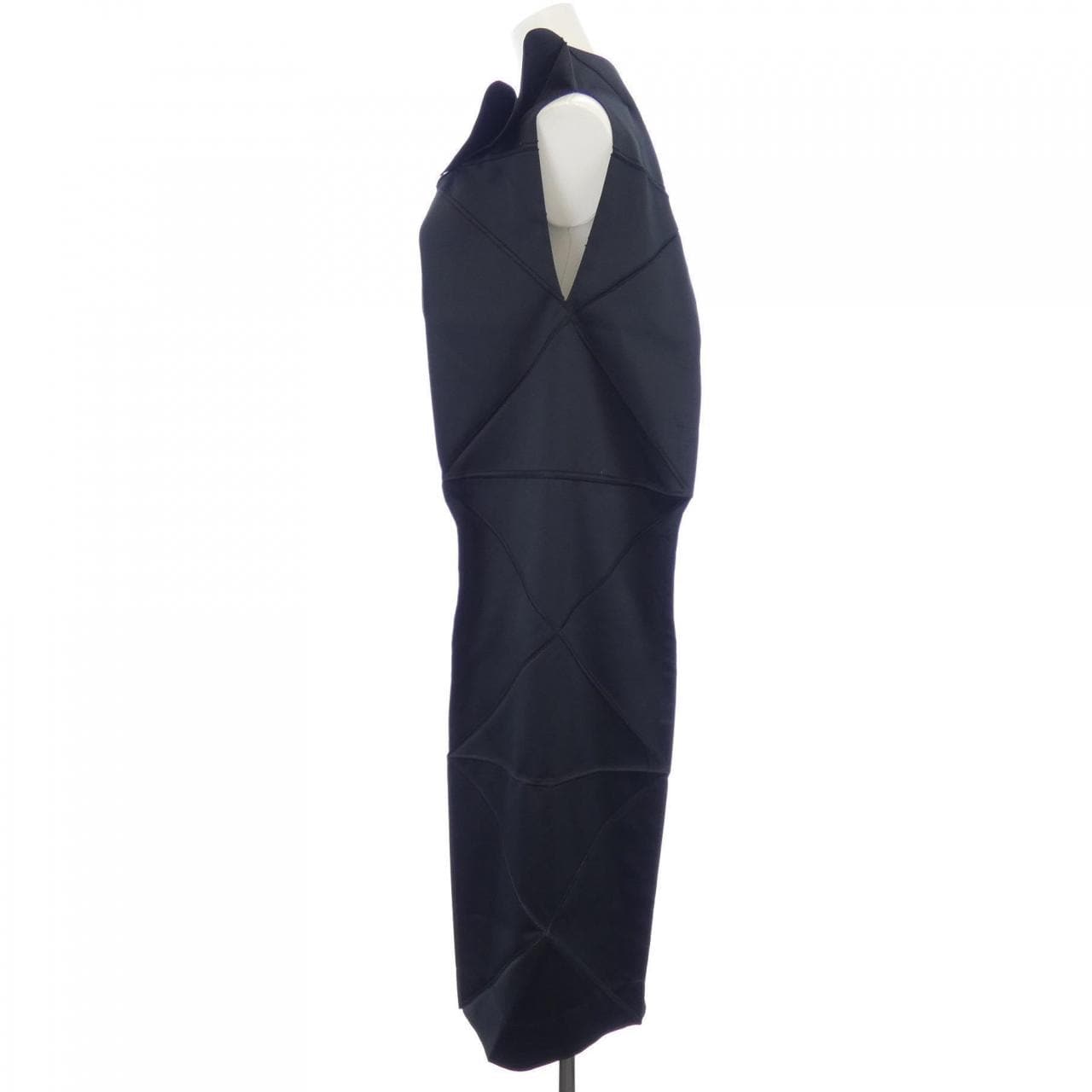 132 5.イッセイミヤケ 132 5.ISSEY MIYAKE IL41FH803 ワンピース