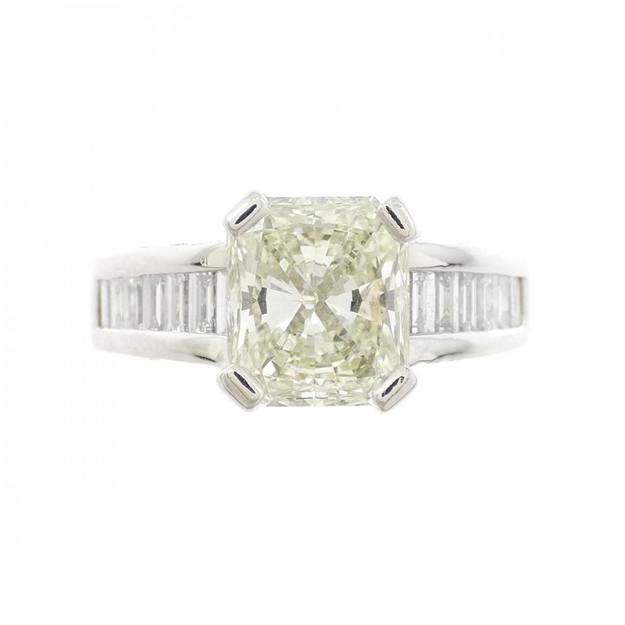 PT900 ダイヤモンド リング 2.025CT