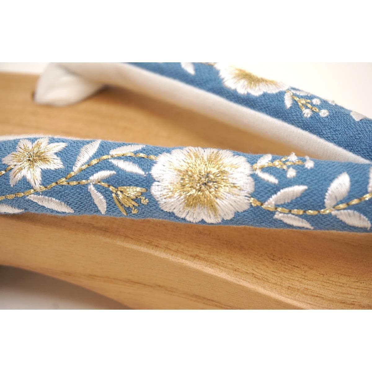 【新品】女下駄　白花　Ｍサイズ
