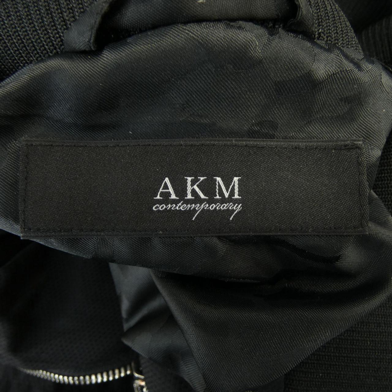 エイケイエム AKM ダウンジャケット