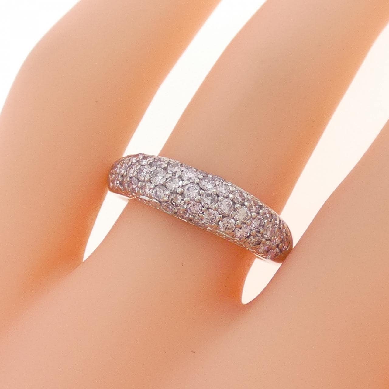 PT900 密镶粉色钻石戒指 0.33 克拉