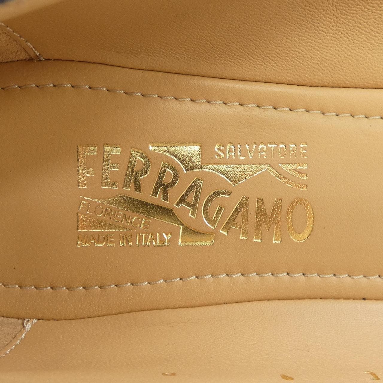 フェラガモ FERRAGAMO パンプス