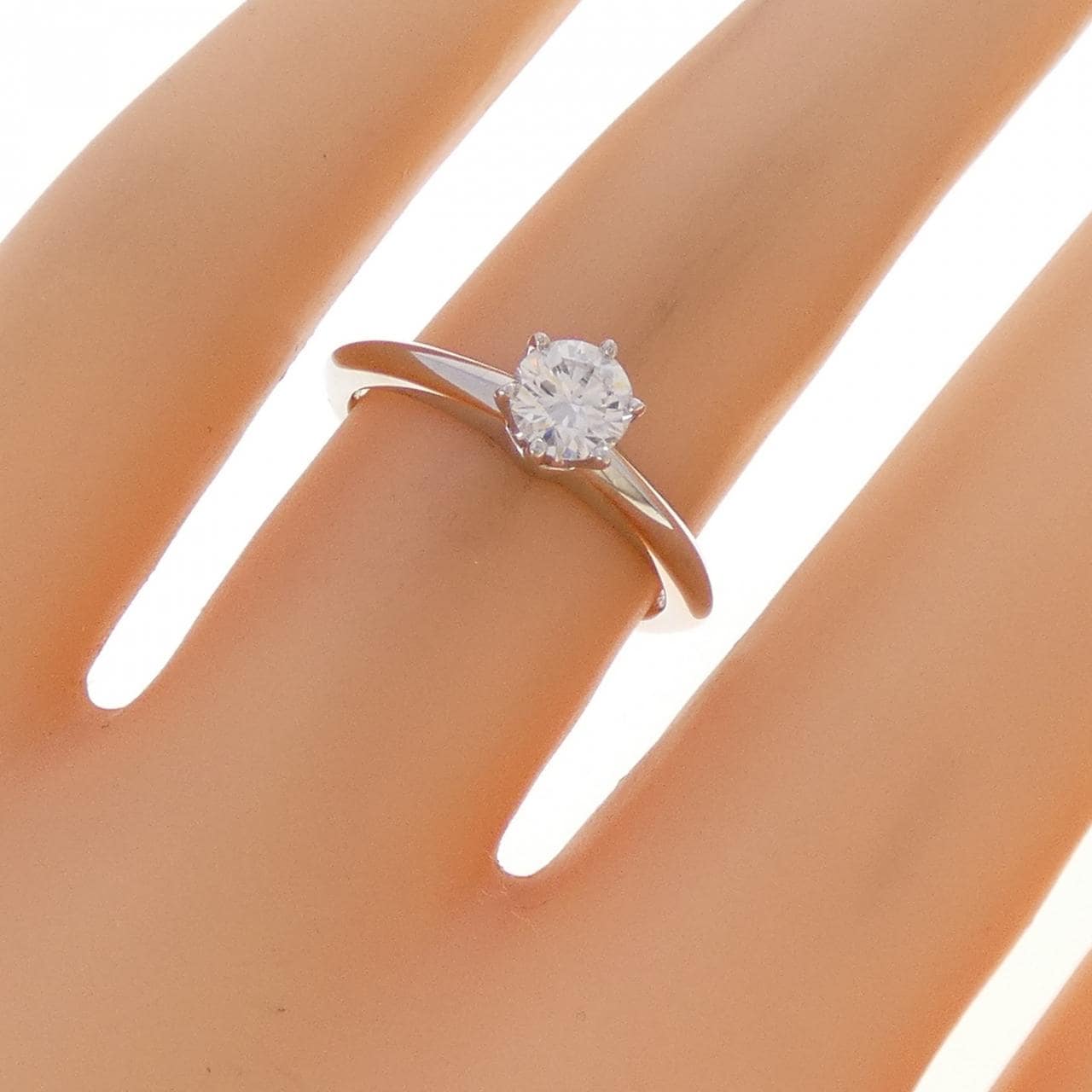 ティファニー クラシックソリティア リング 0.38CT