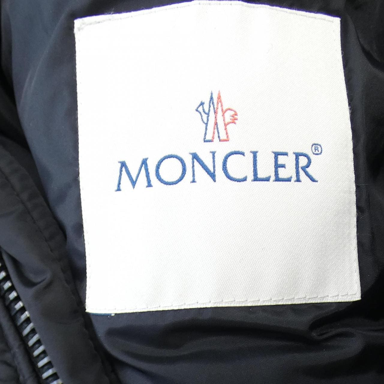 モンクレール MONCLER ダウンジャケット