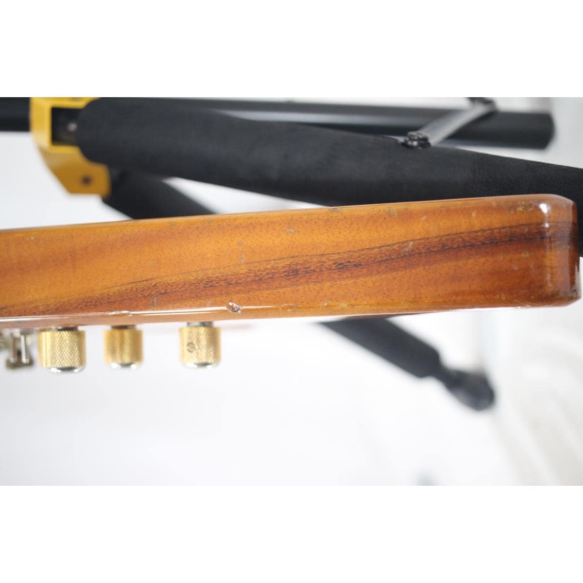 CARVIN V220