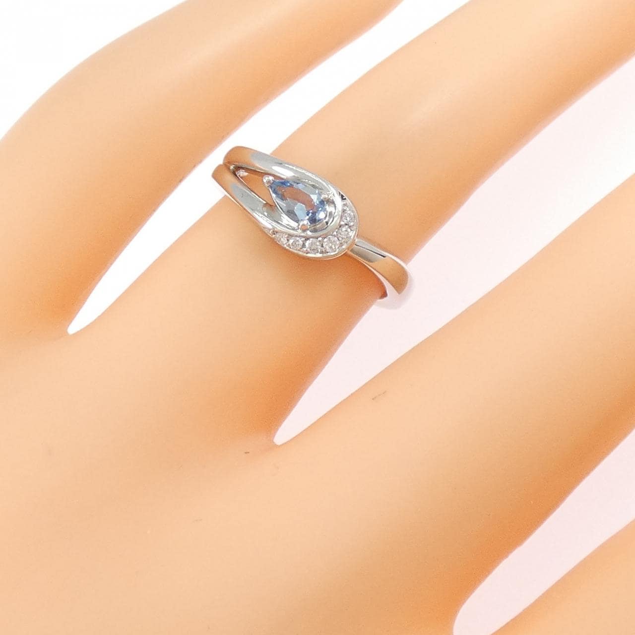 4゜C アクアマリン リング 0.132CT