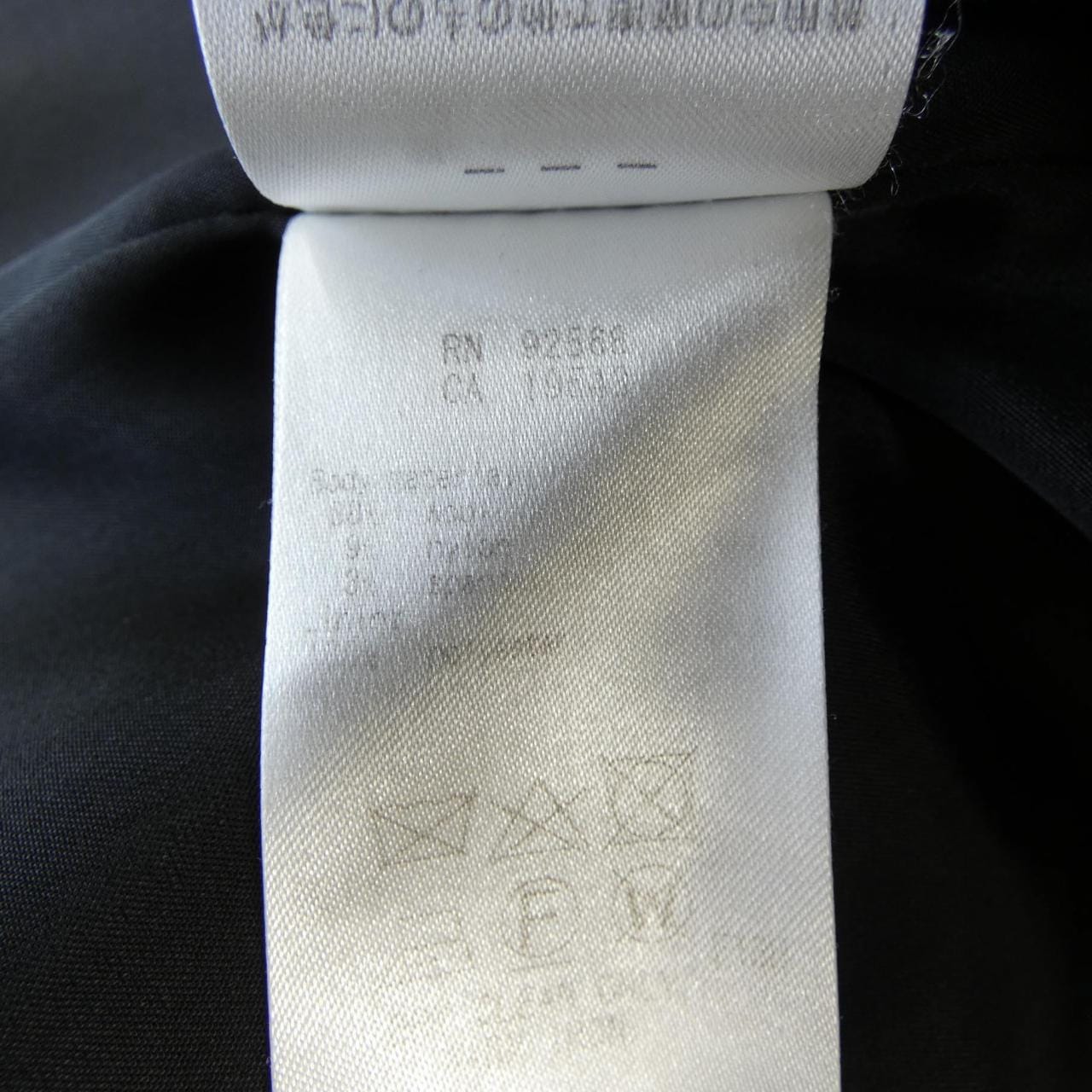 ニジュウサンク 23区 スーツ