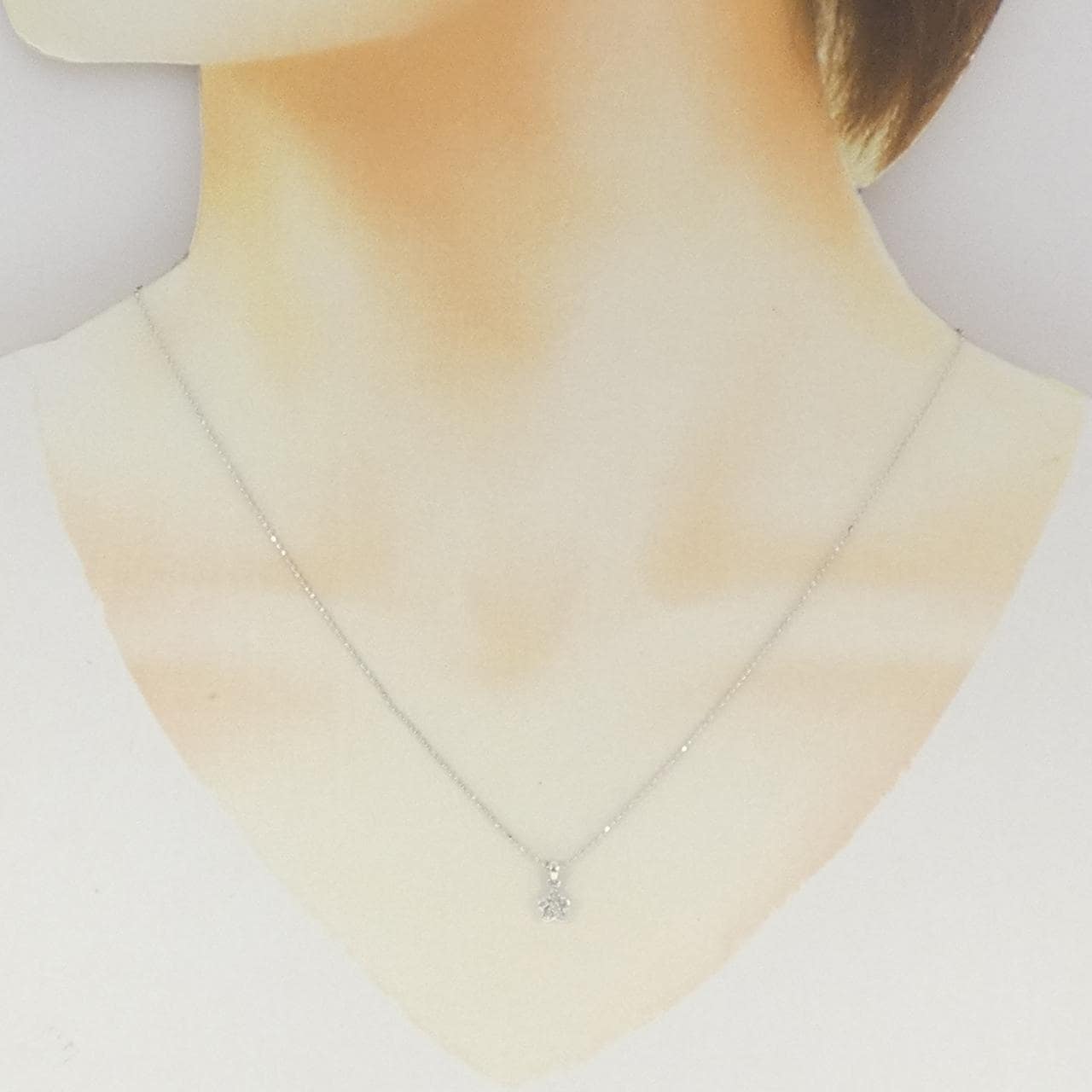 K18WG フラワー ダイヤモンド ネックレス 0.07CT