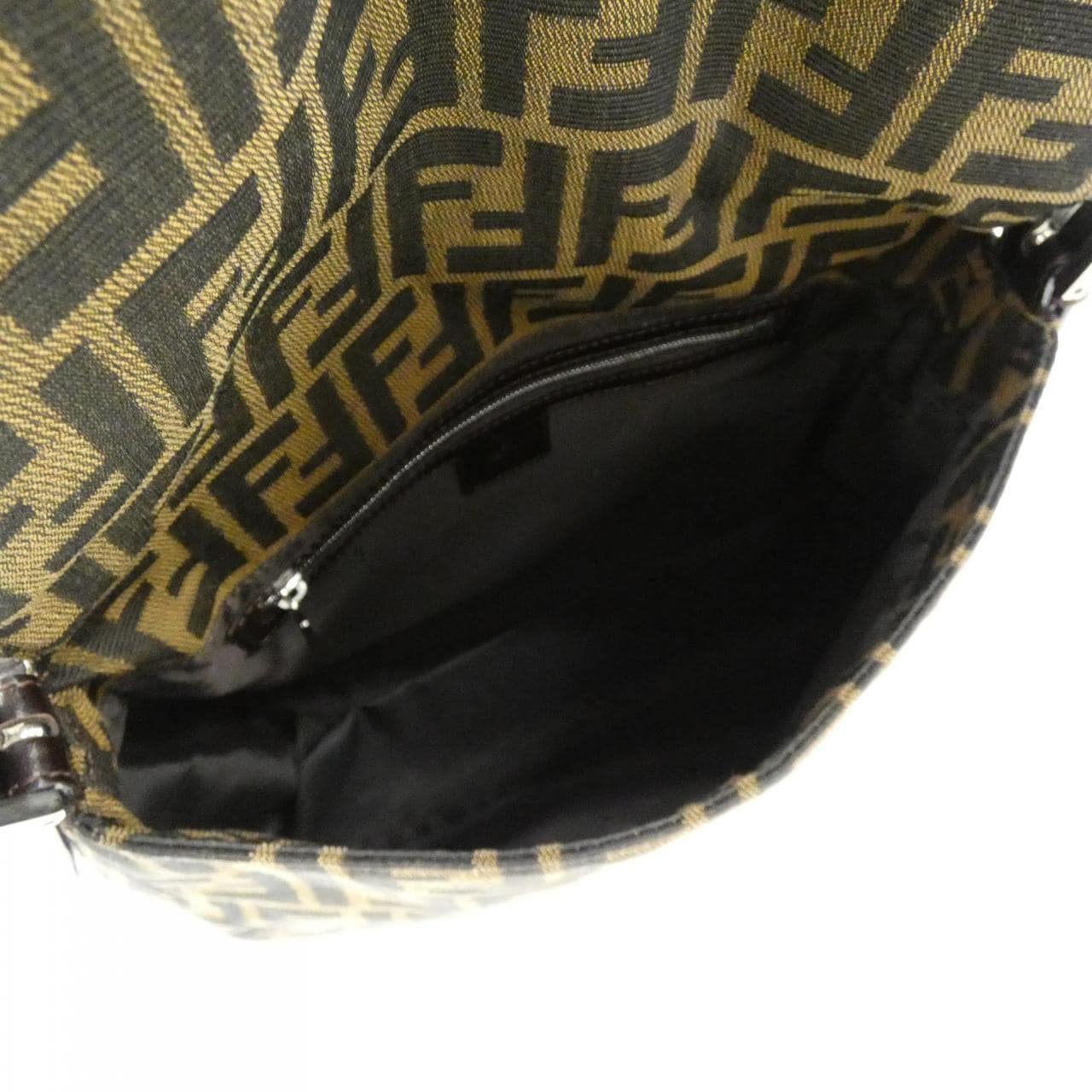 【ヴィンテージ】フェンディ マンマ バゲット 26325 ショルダーバッグ