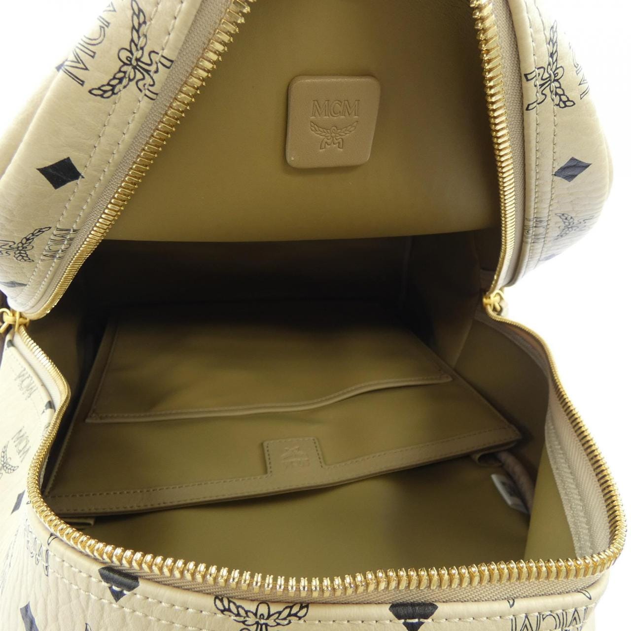 エムシーエム MCM MMKAAVE09 BACKPACK