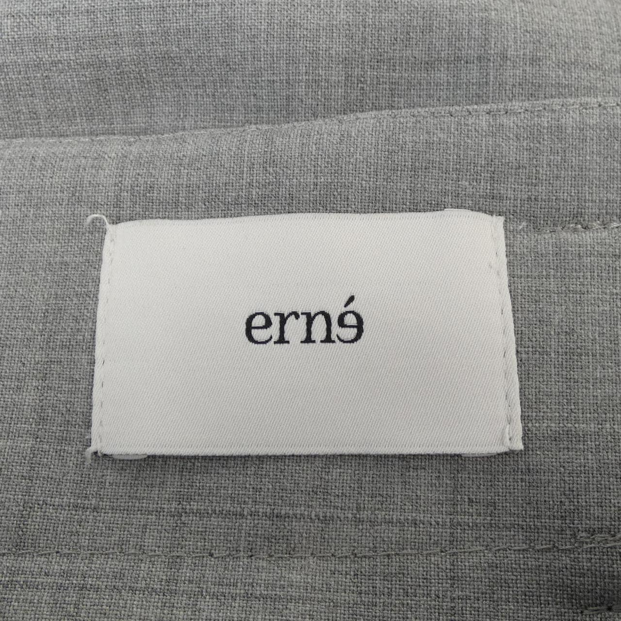 ERNE パンツ