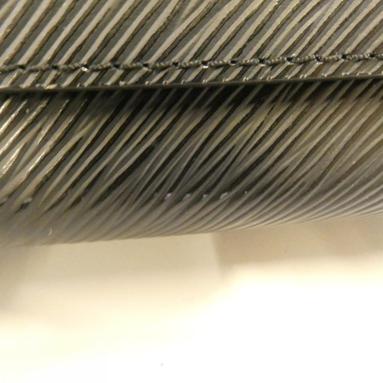 ルイヴィトン エピ ツイスト MM M54804 ショルダーバッグ