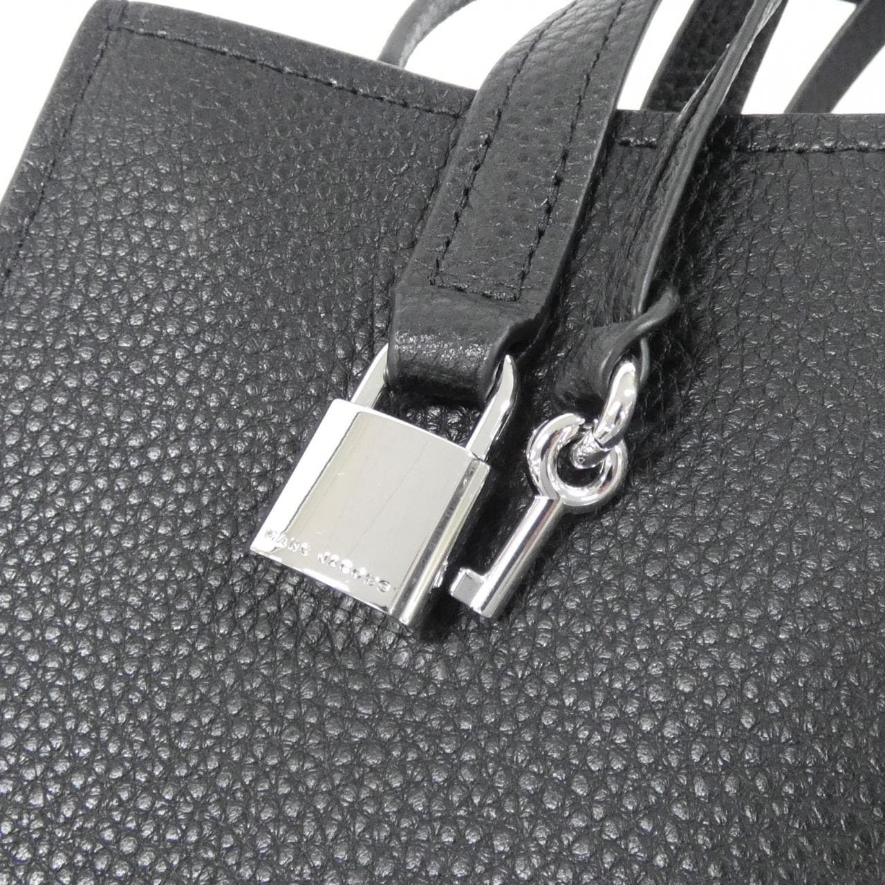 【新品】マークジェイコブス 4R3HTT020H02 バッグ