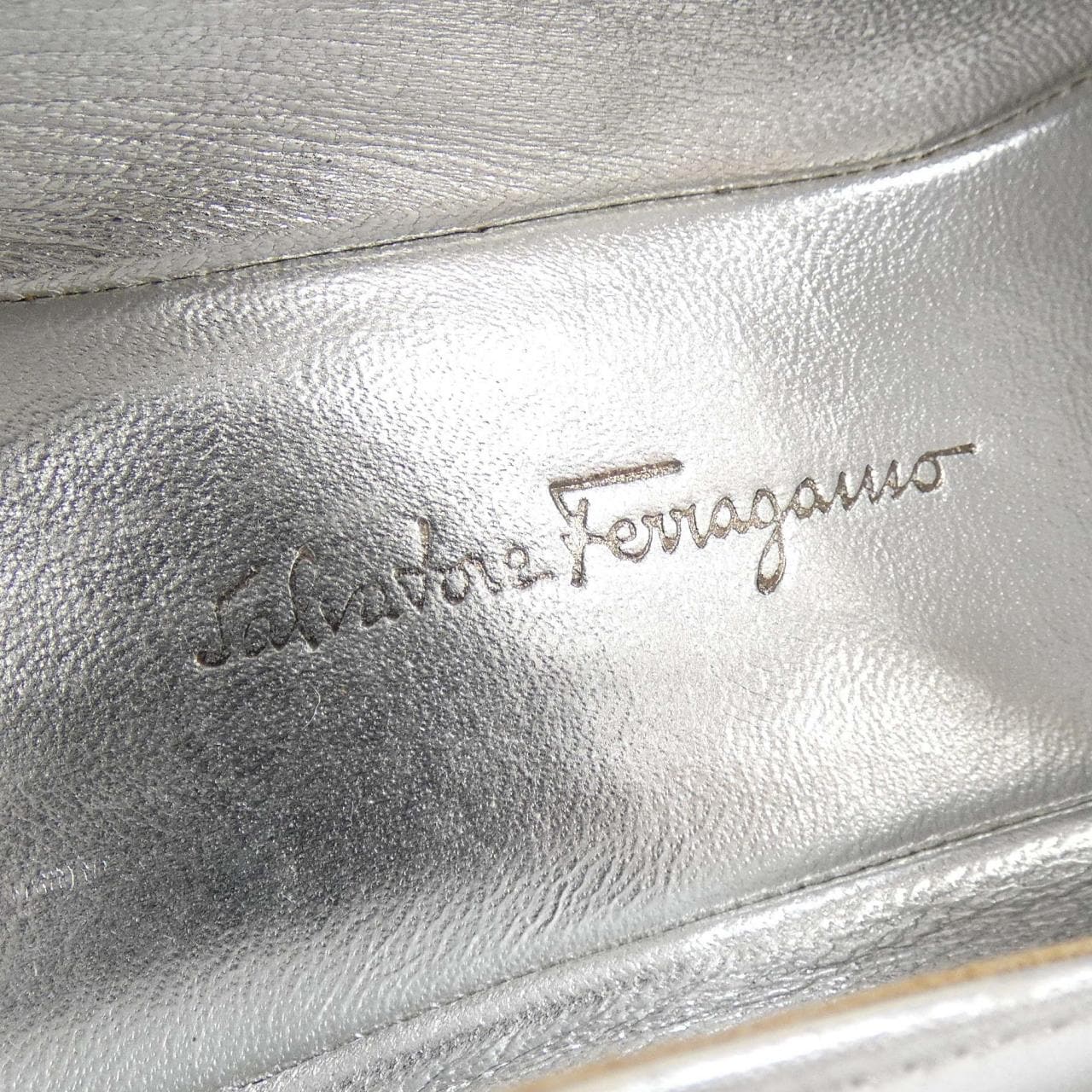 サルヴァトーレフェラガモ SALVATORE FERRAGAMO フラットシューズ