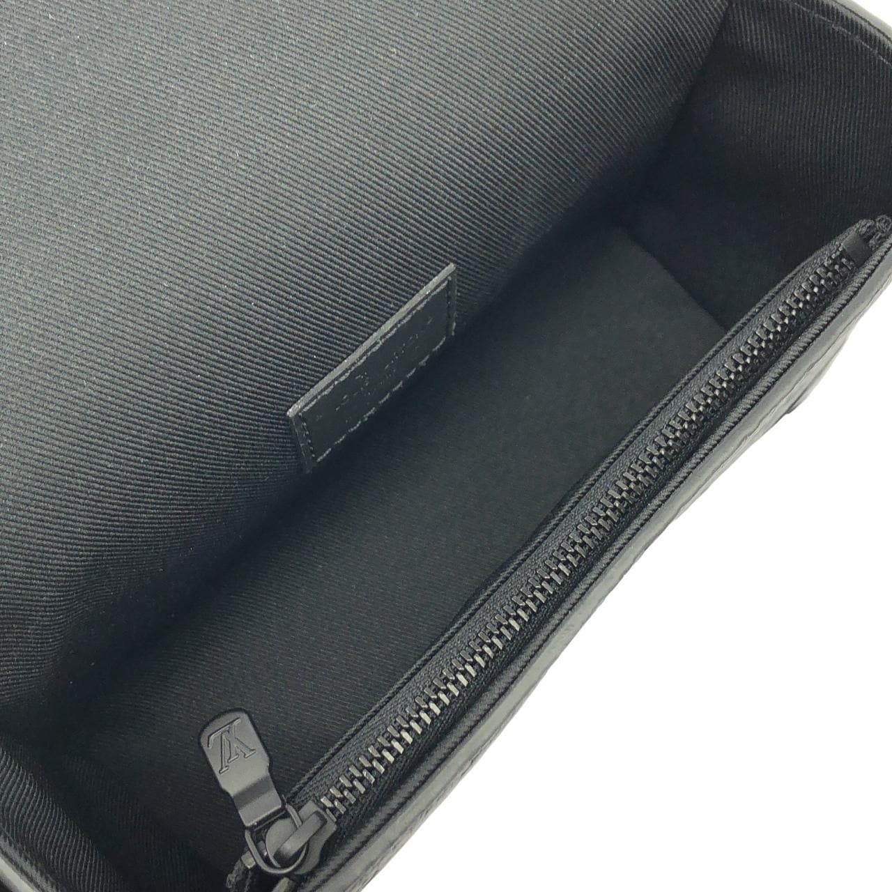 ルイヴィトン トリヨン モノグラム スティーマー ウエアラブル ウォレット M81746 ショルダーバッグ