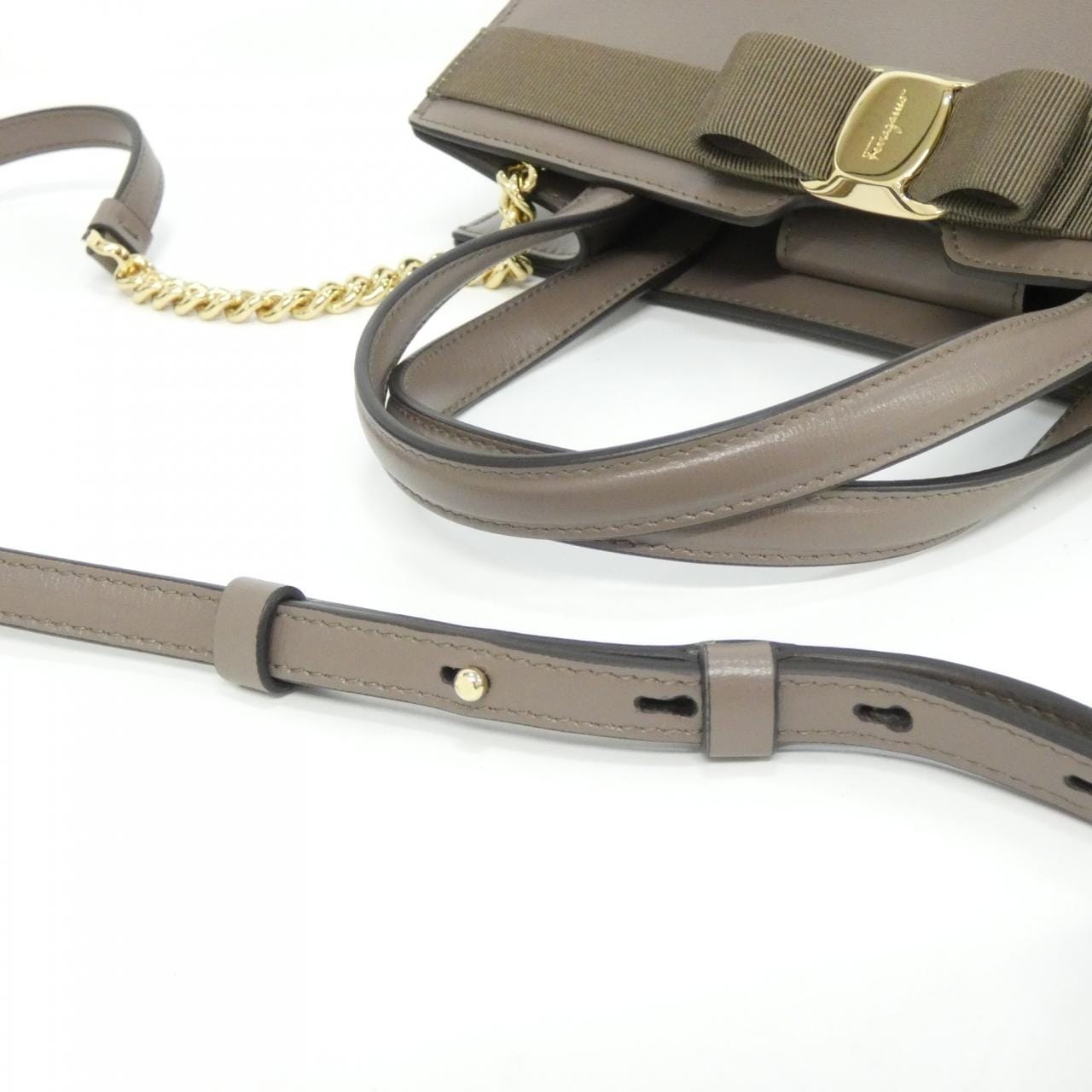 サルヴァトーレフェラガモ 21 I290 バッグ