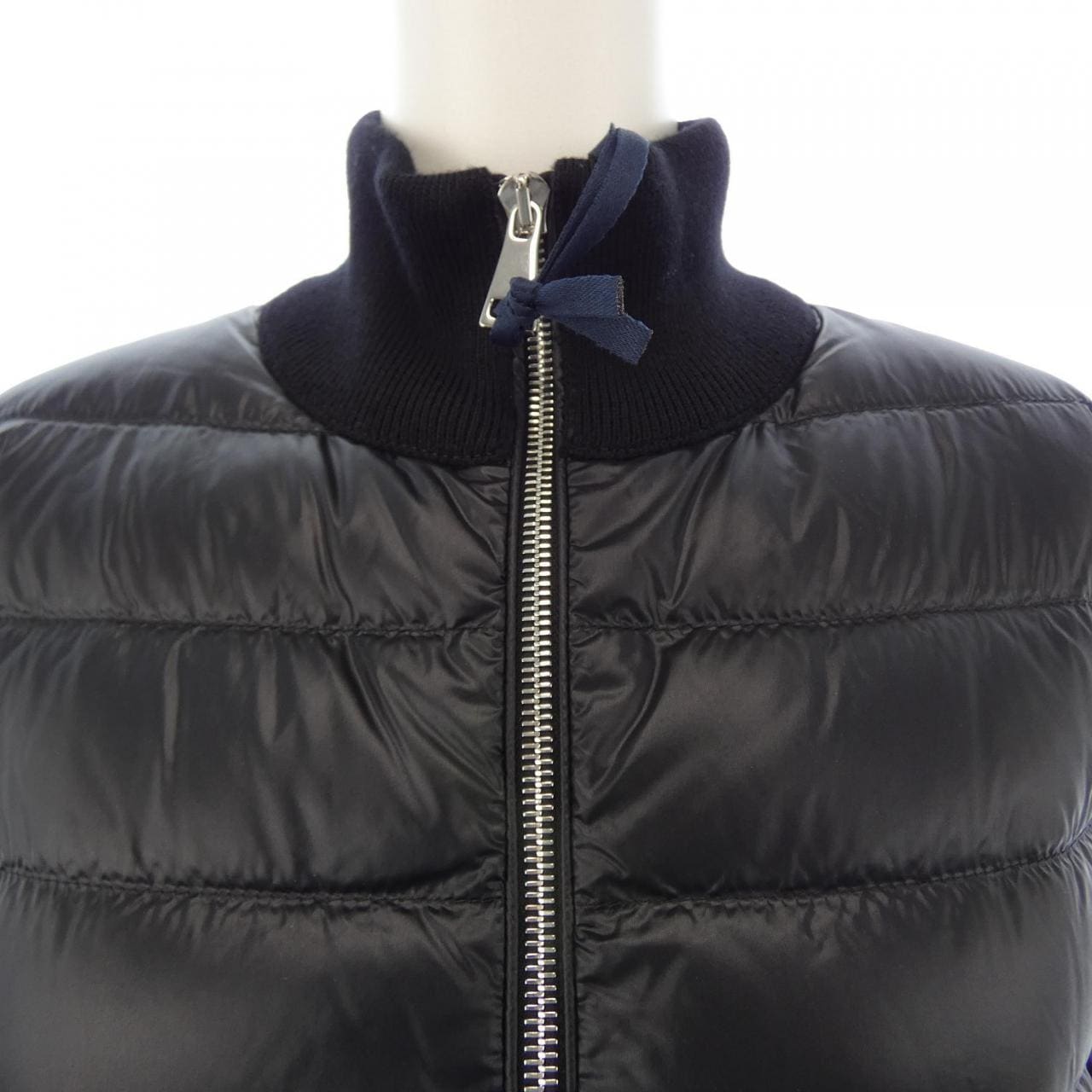 モンクレール MONCLER 10939B00025 ダウンジャケット