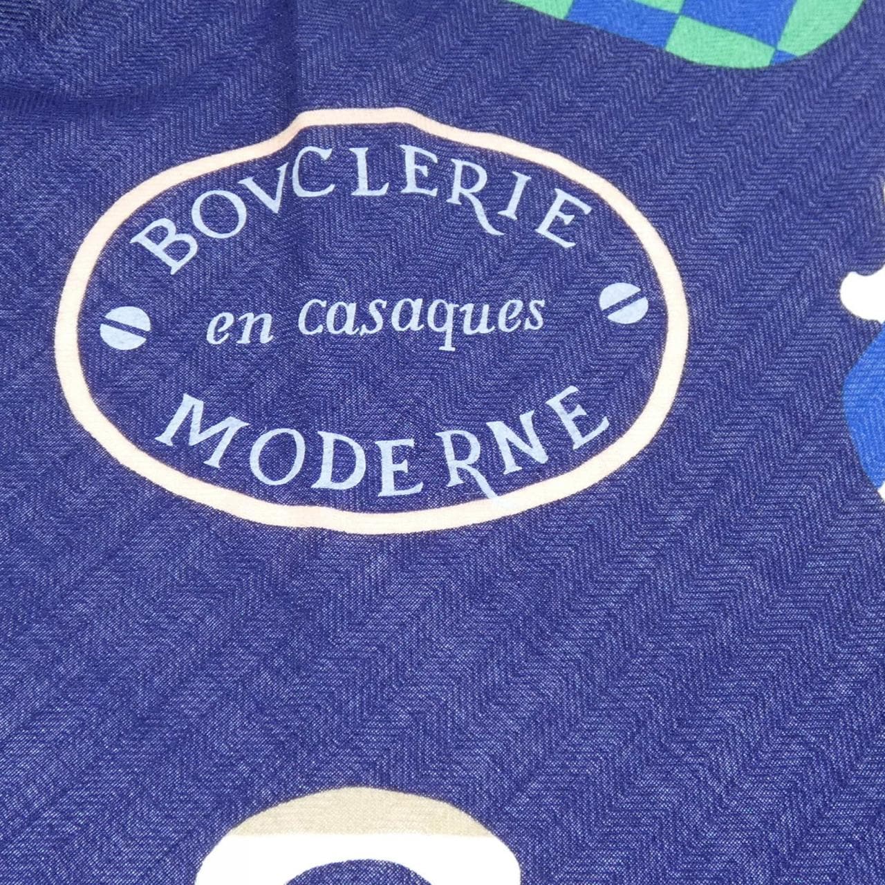 エルメス HERMES BOUCLERIE MODERNE EN CASAQUES H364113S トライアングルジェアン ショール