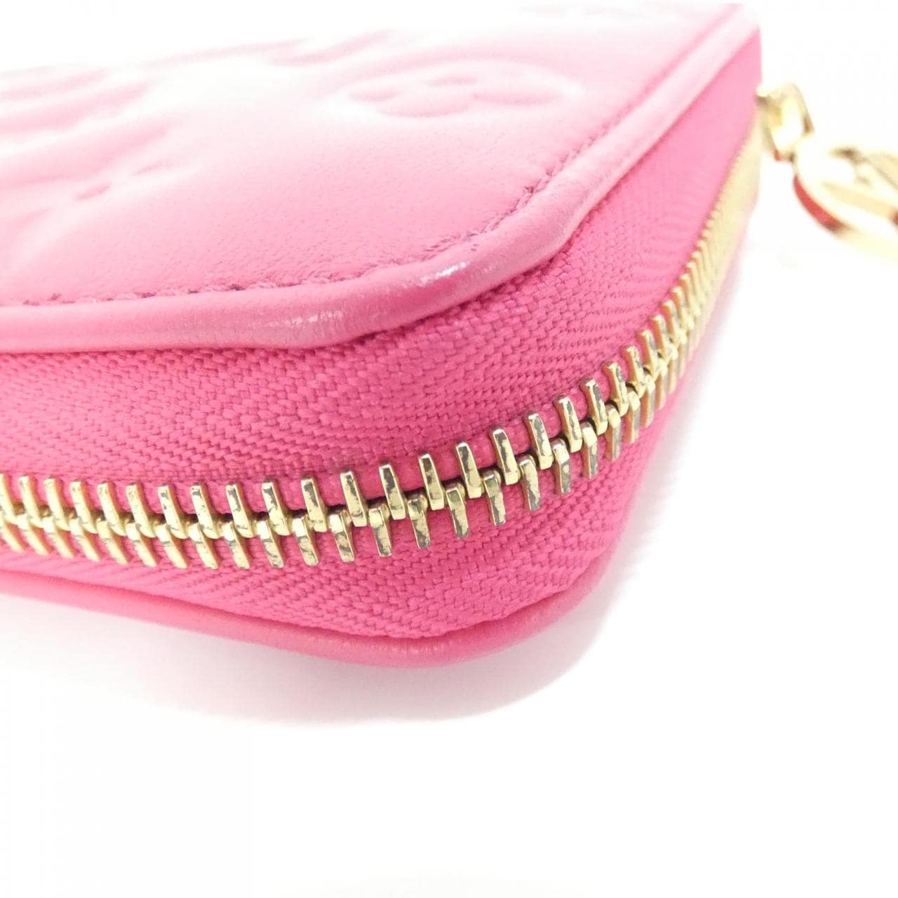 ルイヴィトン クッサン ジッピー ウォレット M82737 財布