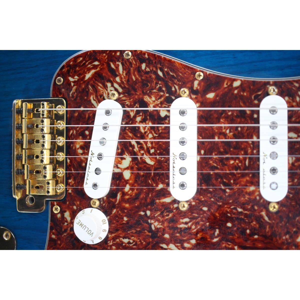 ＦＥＮＤＥＲ　　ＤＥＬＵＸＥ　ＳＵＰＥＲ　ＳＴＲＡＴ