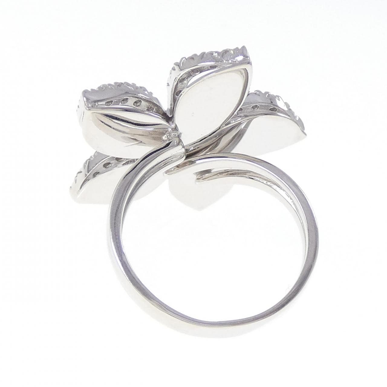 ゾッカイ フラワー ダイヤモンド リング