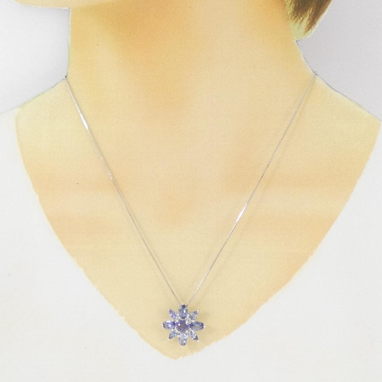 K18WG フラワー タンザナイト ネックレス 3.20CT