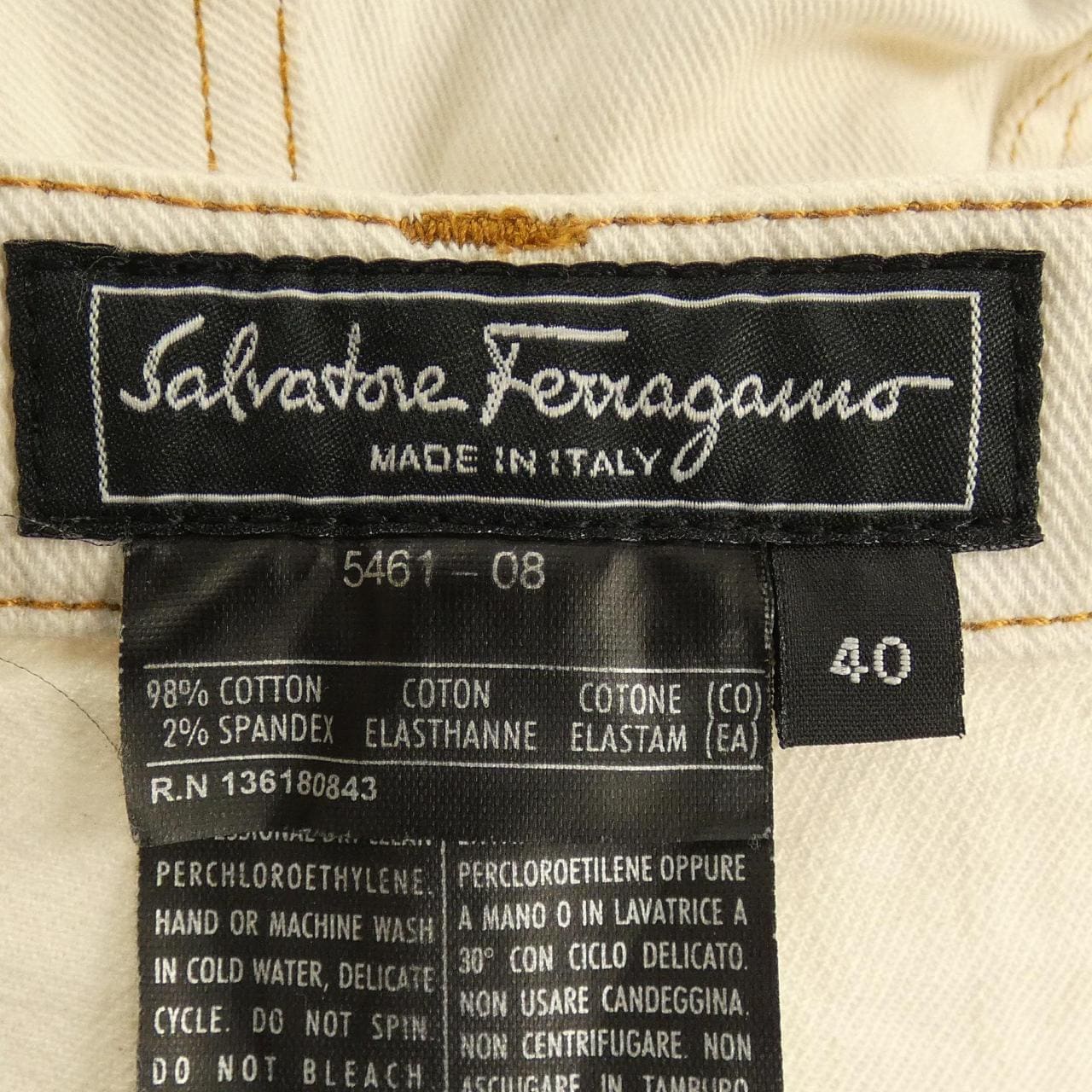 サルヴァトーレフェラガモ SALVATORE FERRAGAMO ジーンズ