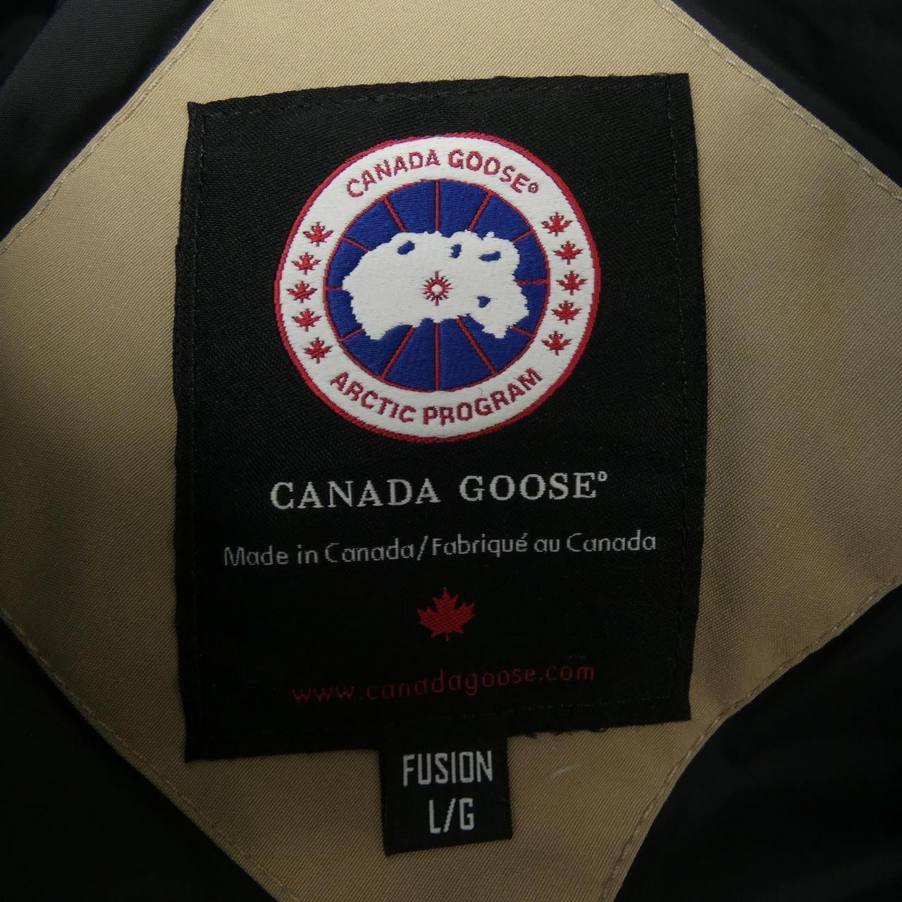 加拿大鹅CANADA GOOSE羽绒服