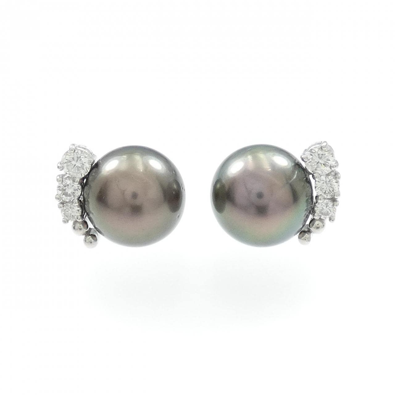 K18WG Black Pearl Earrings 10.5mm
