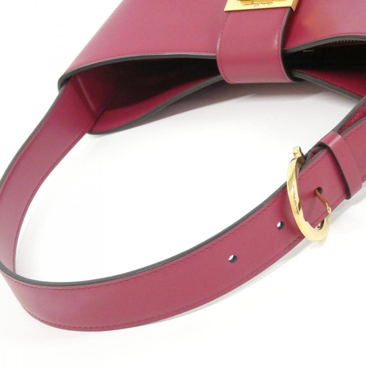 サルヴァトーレフェラガモ 21 0926 ショルダーバッグ