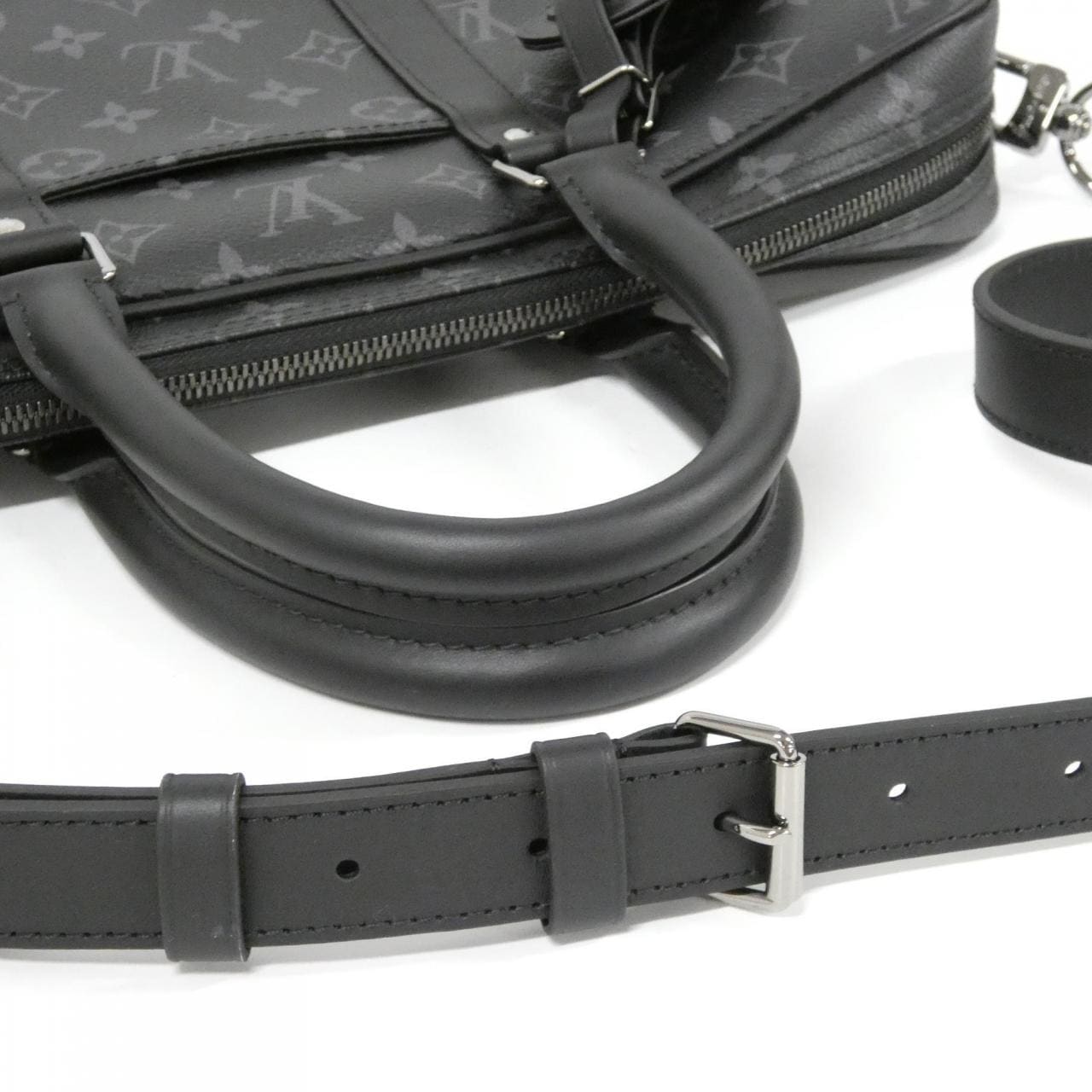 ルイヴィトン モノグラム エクリプス ポルト ドキュマン ヴォワヤージュ M46457 バッグ