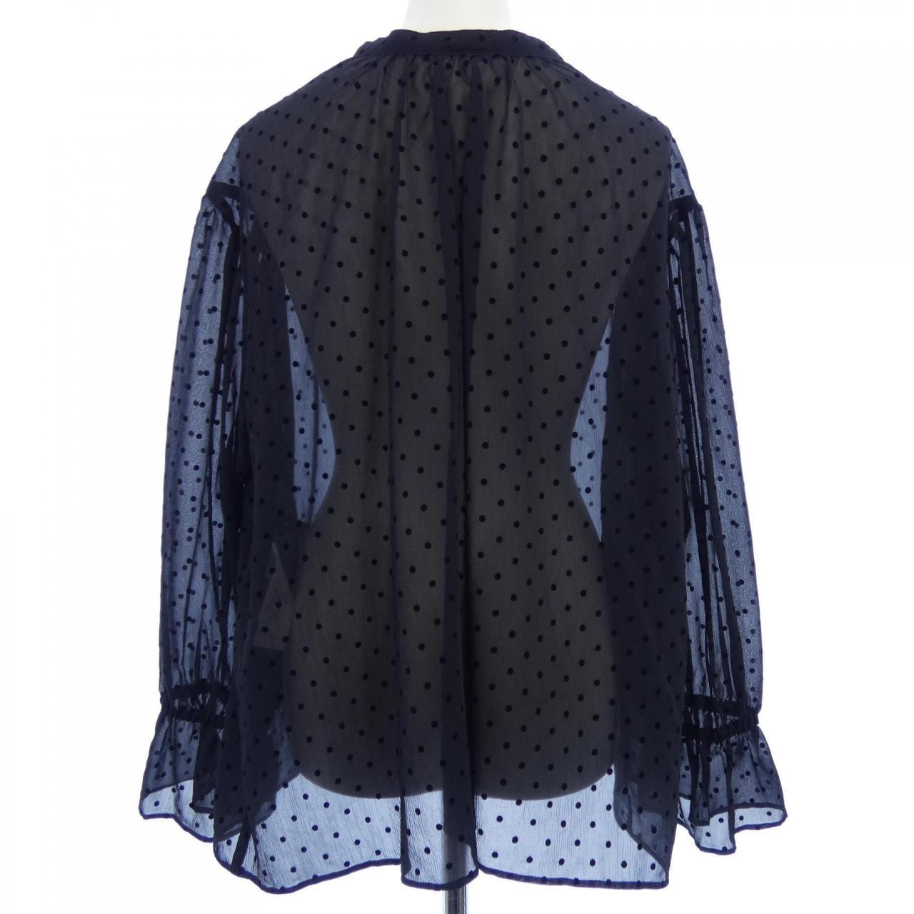 ニジュウサンク 23区 トップス